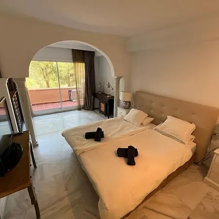 Magna Apartment *