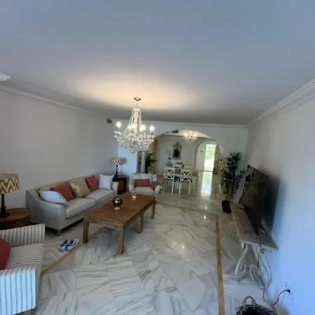 Magna Apartmán Marbella